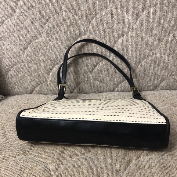 NWT CARRYLAND BEIGE BEAUTIFUL BAG - Picture 8 of 11